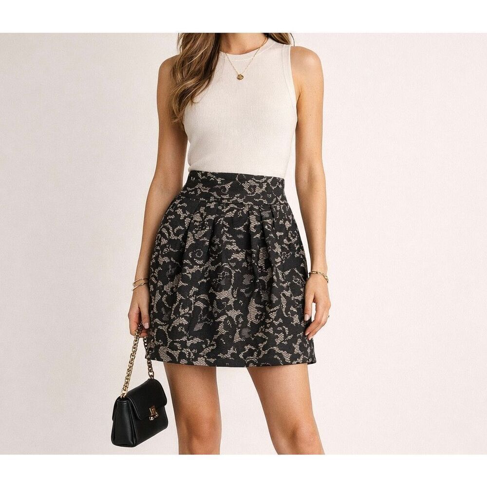 Banana Republic Black Lace Print Mini Skirt Size 10 Pleated A-Line Chic Elegant